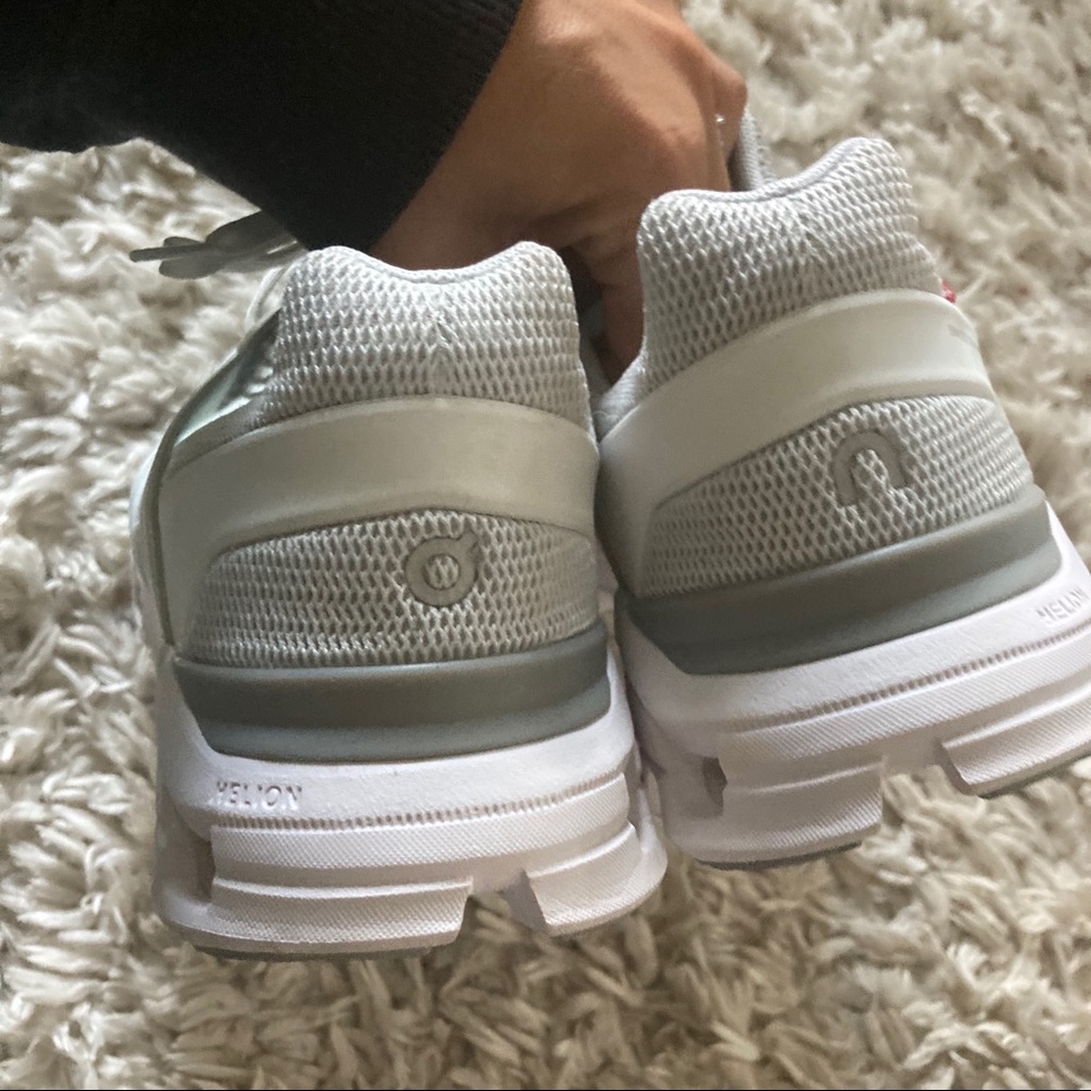ON RUNNING WOMEN`S CLOUDSWIFT 2.0 RUNNING SHOES - GLACIER/WHITE Sz 10.5 - Picture 5 of 7